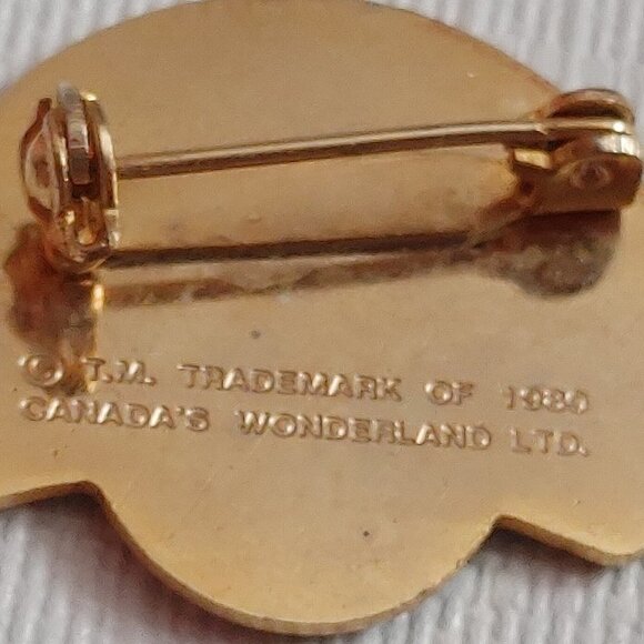 VINTAGE 1980 Canada's Wonderland Pin Amusement Park Theme Park - Picture 2 of 2